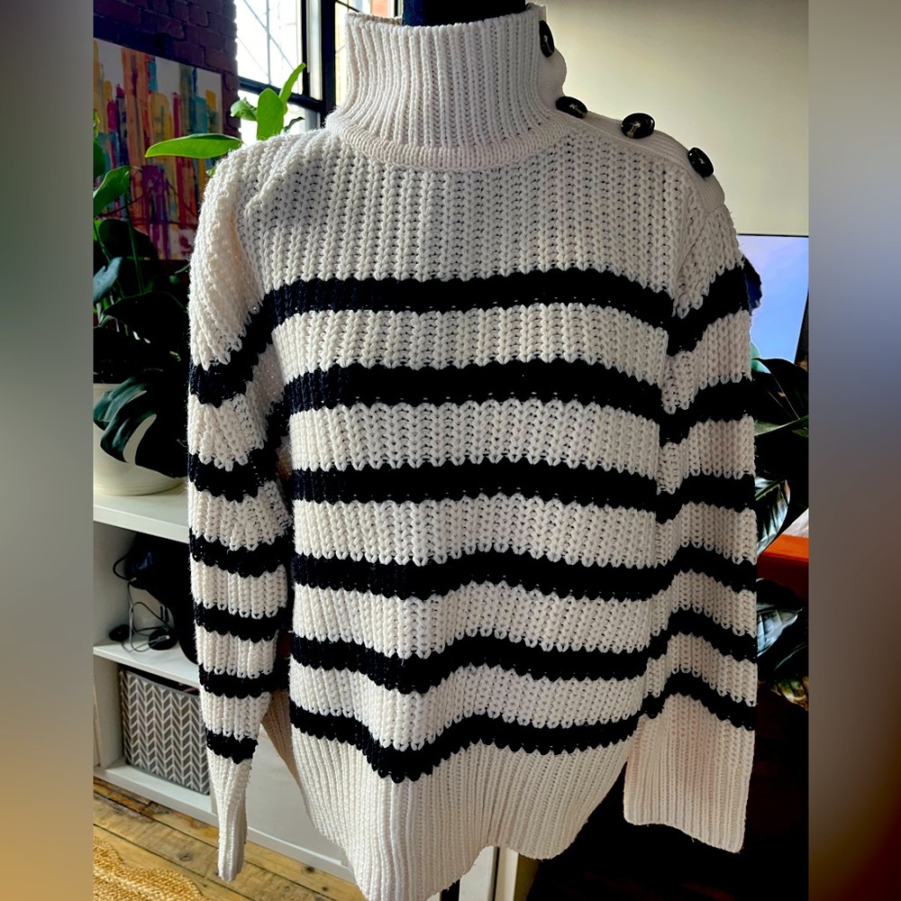 Parisian Style Zara knit sweater Size M